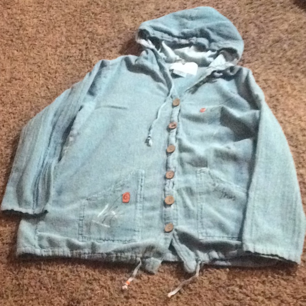 Hooded blouse with drawstring.